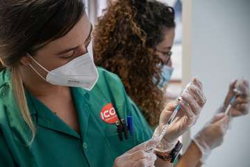  El Hospital ICOT Ciudad de Telde vacuna a 58 médicos MIR/TA.